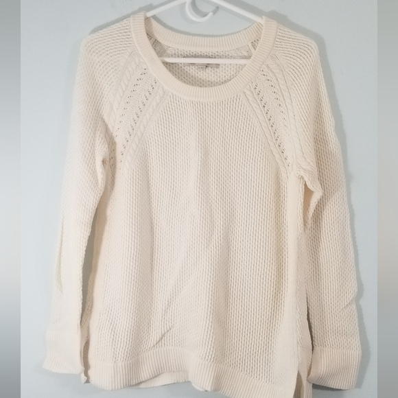LOFT Ann Taylor Knit Sweater. Sleeve & Hemline Slits. Crew Neck. Size M. EUC. - Picture 1 of 6